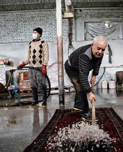 شستشوی سنتی قالی در قالیشویی پیروزی 